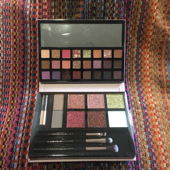 NRFB Paris Hilton 36 Pc Eye Palette Glitter Brush - Picture 7 of 9